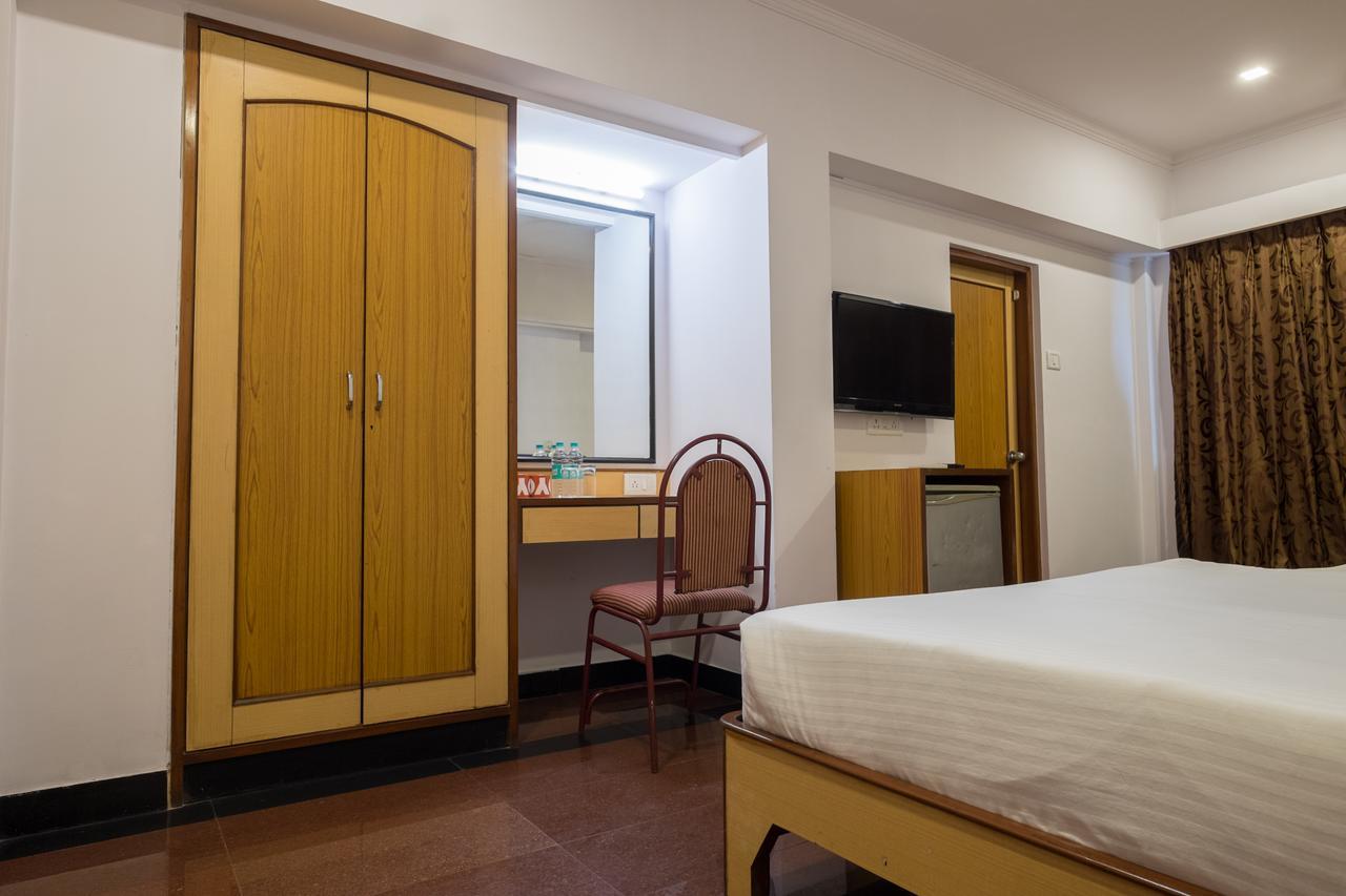 Oyo Flagship 561 Host Inn Bombaj Zewnętrze zdjęcie