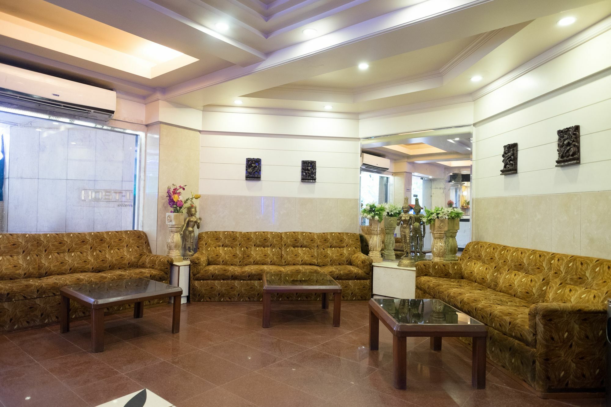 Oyo Flagship 561 Host Inn Bombaj Zewnętrze zdjęcie
